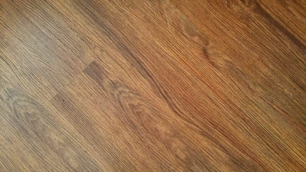 Laminate Flooring versus Hardwood Flooring 2020 - Akt in Motion