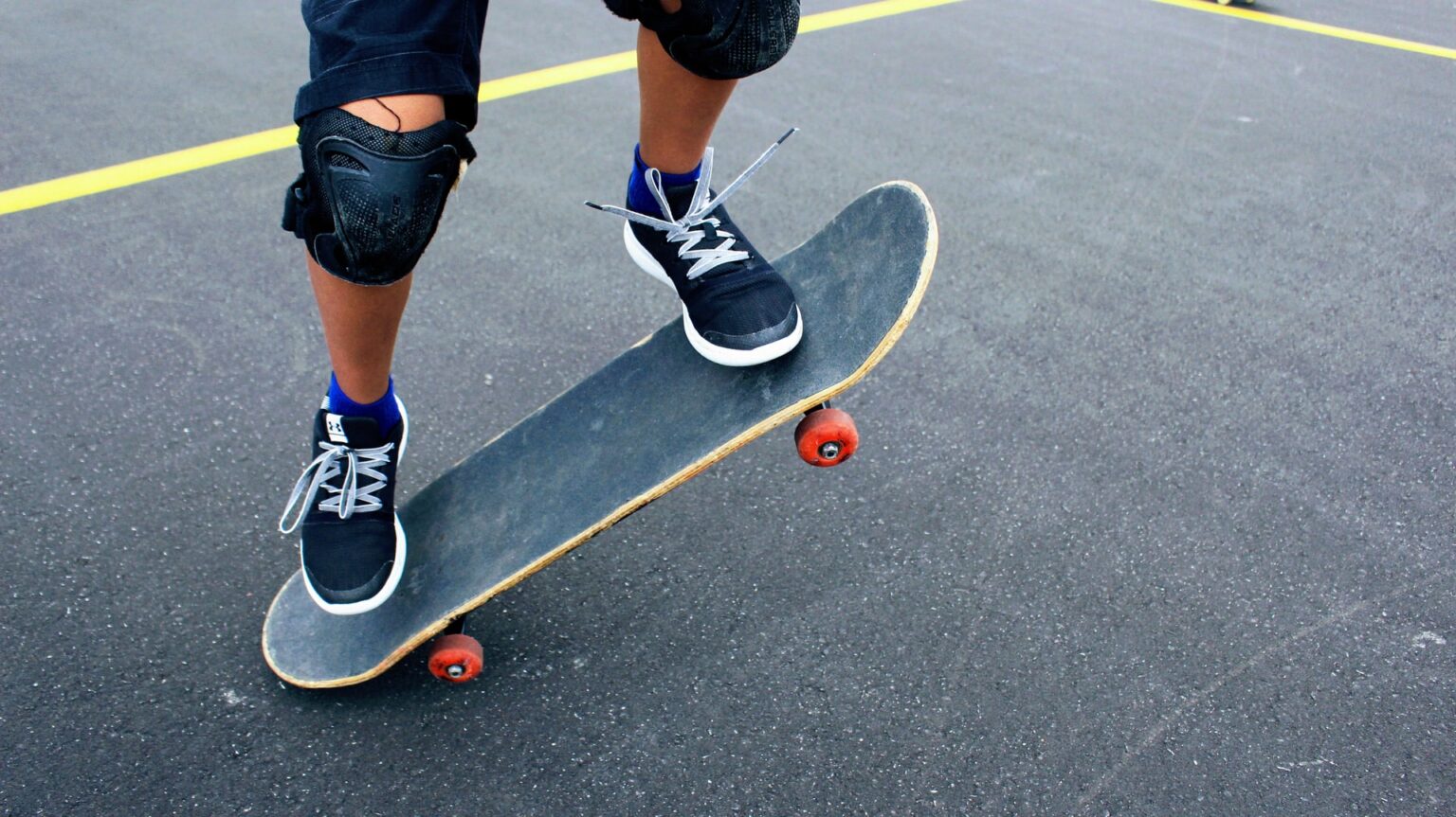 5 Reasons to Use a Skateboard for Daily Commuting 2022 Guide Akt in