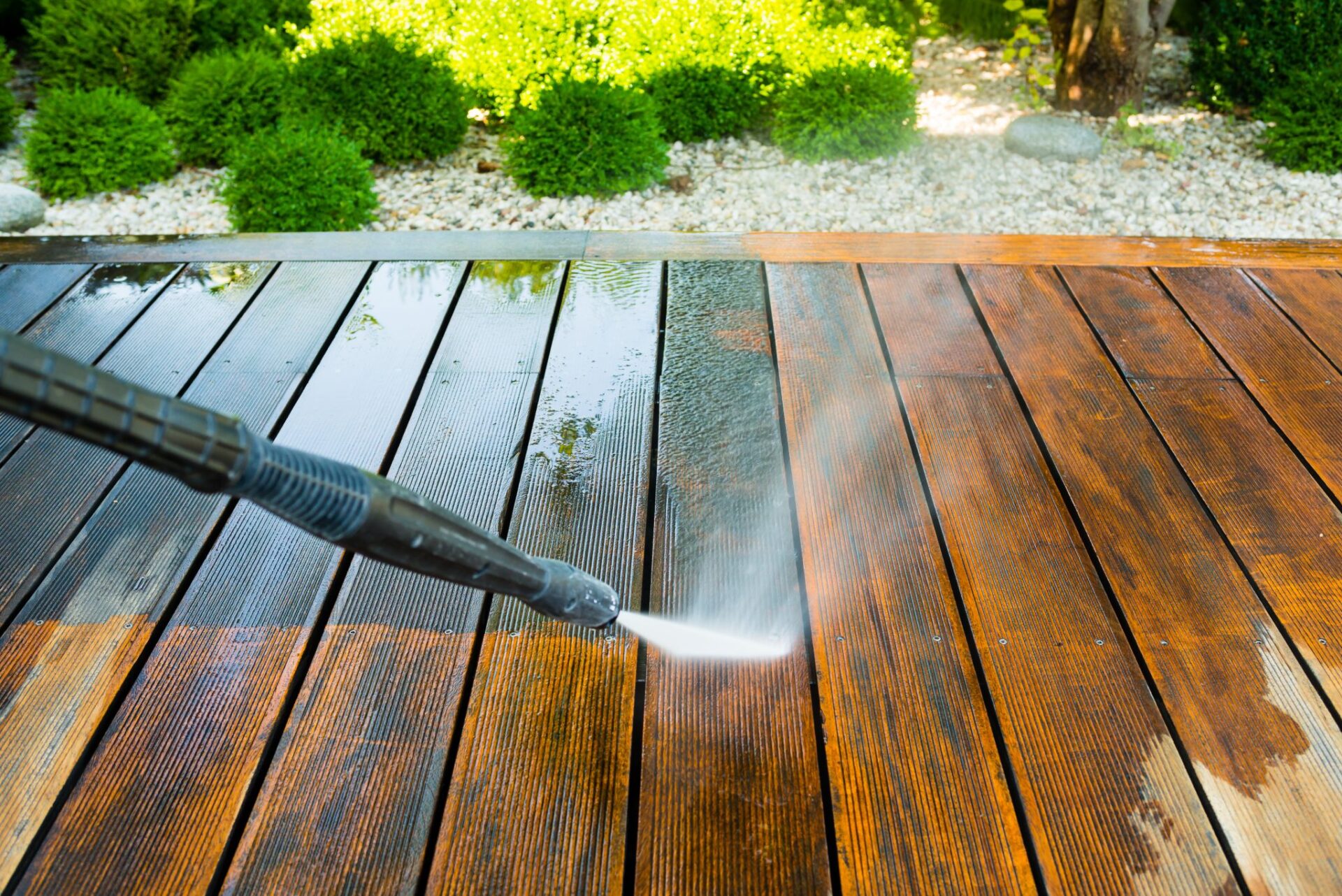 6 Mistakes To Avoid When Cleaning Your Composite Deck 2022 Guide