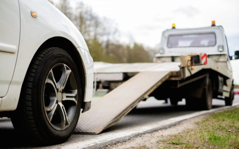 5 of the Most Common Tow Truck Accident Causes in 2022