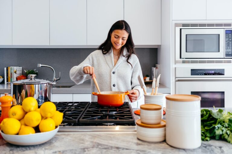 5 Perks of Doing Your Own Home Cooking