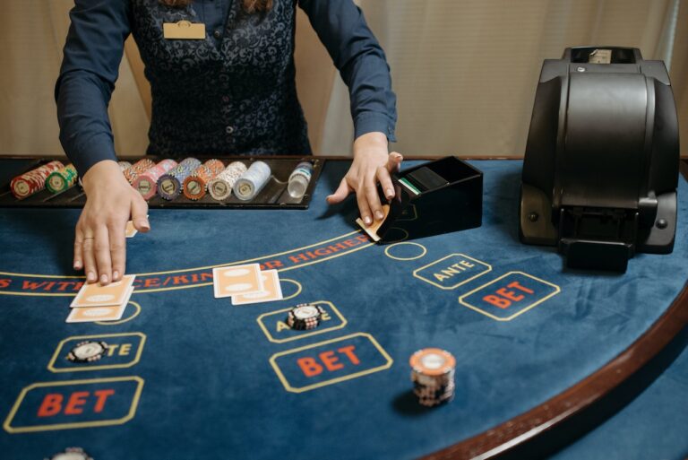 What Are the Basic Rules of Playing Blackjack?