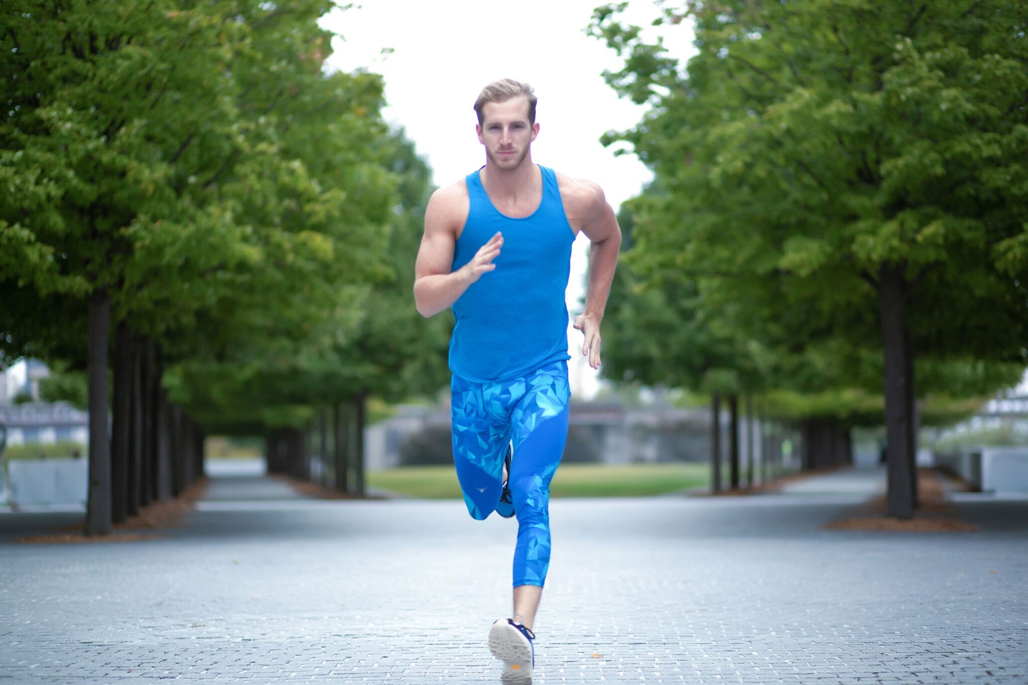 improve-your-workout-with-men-s-leggings-akt-in-motion